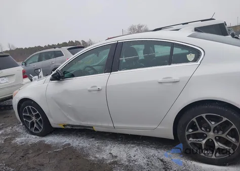 2017 Buick Regal Turbo Sport Touring z USA, uszkodzony, nr VIN 2G4GL5EX9H9164787